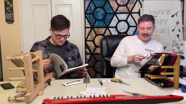 Learning how to do the ancient art of CARD WEAVING (tablet weaving) from a master (and Keytar Jams) смотреть онлайн