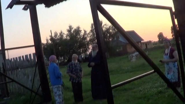 Человек из телевизора у нас в гостях. Приезд Головина о.Владимира в деревню. Встреча с родителями смотреть онлайн