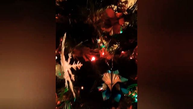 Ёлочка, зажгись! 🎄 #простымисловами смотреть онлайн