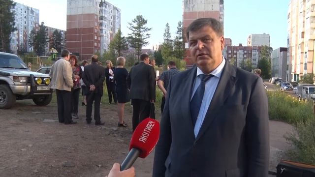 Леонид Олейник и жители Нерюнгри смотреть онлайн