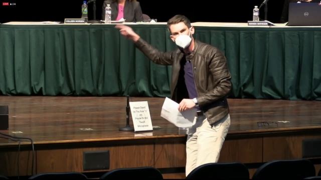 Grosse Pointe teacher roasts board of education in intense resignation speech смотреть онлайн