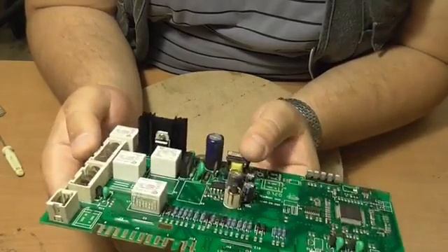 Ariston AVSL 800 не включается, не стирает, не наливает воду! смотреть онлайн