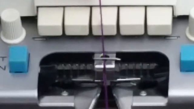 BROTHER KH588. как заправить нить в нитевод каретки. Threading the Yarn Feeder смотреть онлайн