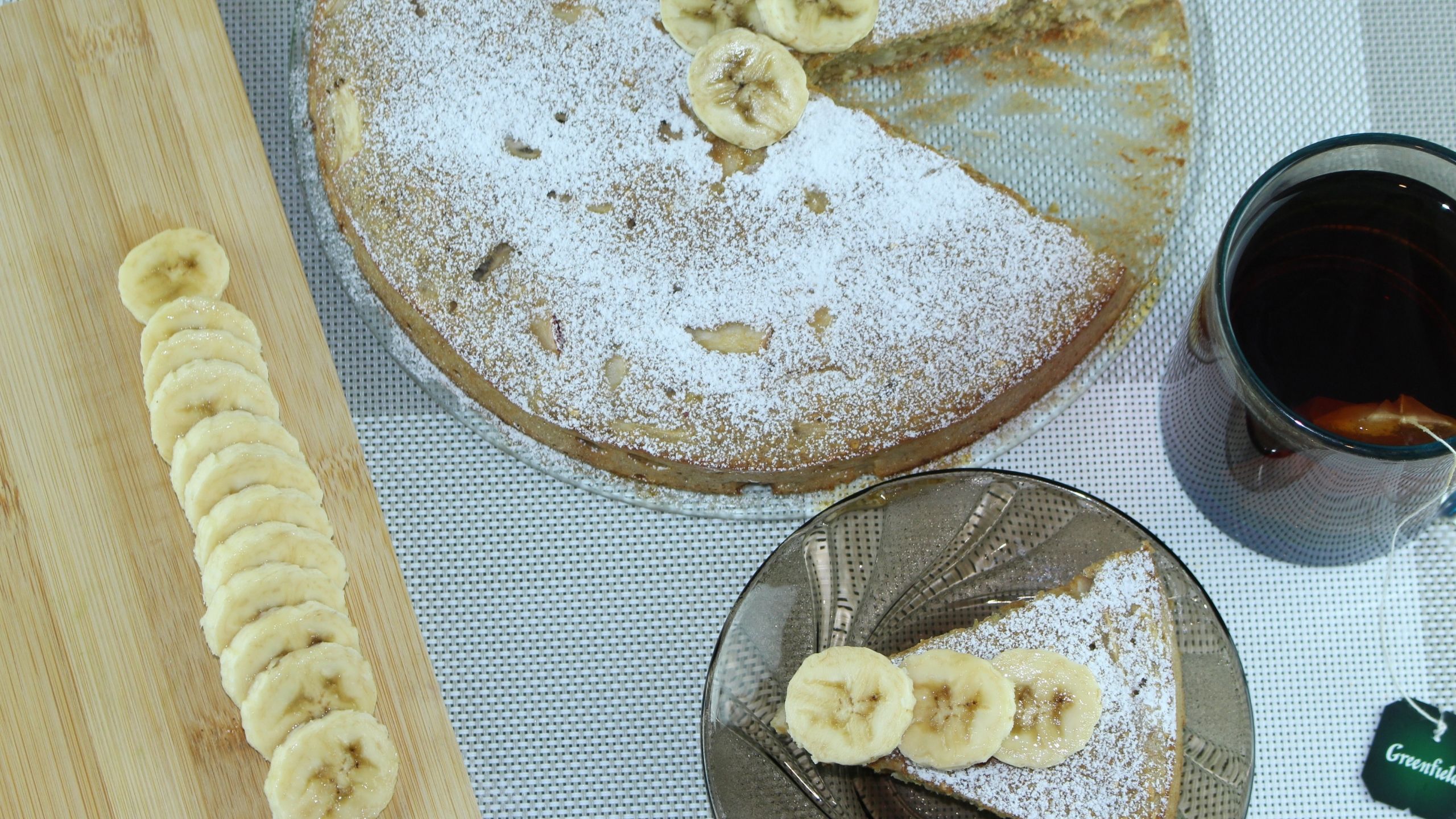 Простой банановый ПИРОГ за 10 минут! БЕЗ муки! БЕЗ сахара! смотреть онлайн