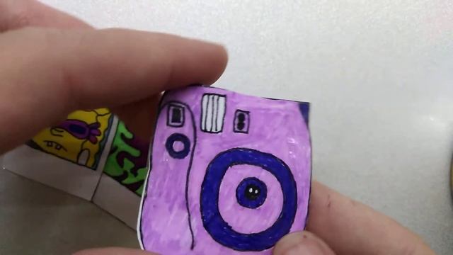 КАК СДЕЛАТЬ? БУМАЖНЫЕ РАСПАКОВКА КАРТИНКИ И ФОТОАПАРАТ СЮРПРИЗЫ смотреть онлайн