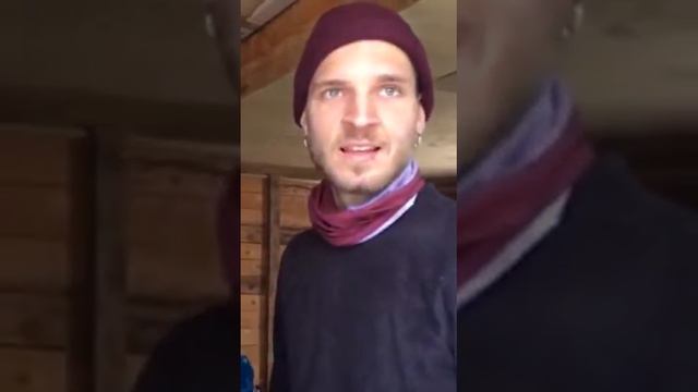 Спасатели Абхазии вызволили из снежного плена двух туристов из Москвы смотреть онлайн