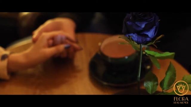 Роза в стеклянной колбе. Долговечная роза. Подарок на 8 марта смотреть онлайн