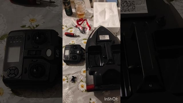 Кораблик для прикормки рыбы Flytec V020 RTR GPS смотреть онлайн
