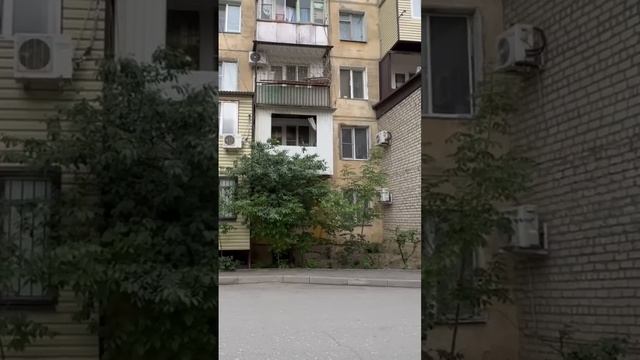 Когда Балкон пристроен к балкону в Брежневке #балкон #архитектура #дизайн #россия смотреть онлайн