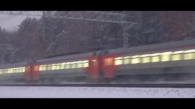Сборник снежный поездов на Киевском направлении под Кино смотреть онлайн