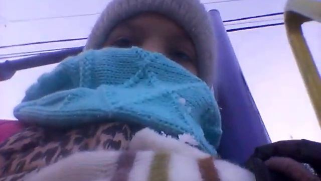 Гуляю и жду маму! ЕМ СНЕГ!!!! смотреть онлайн