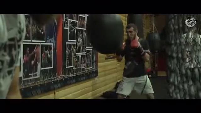 !Shamil Shakhbulatov working on striking!Чеченский Орел!ММА!Супер тренировка! смотреть онлайн