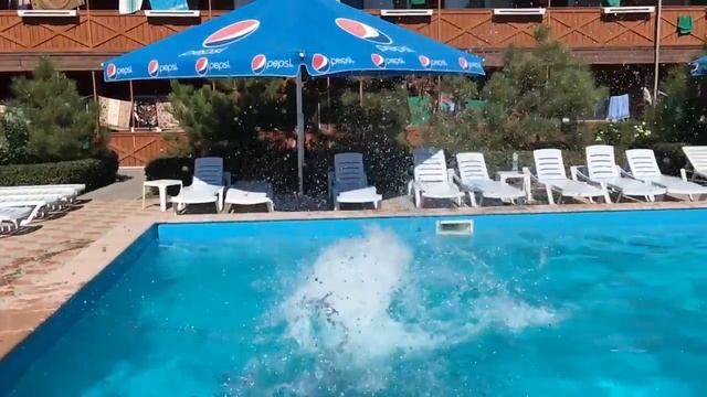 Бассейн. База отдыха "Аркада".Slowmo. смотреть онлайн