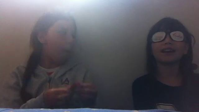 Маня и Юлька Челенж сладости;)Manya and Julia chelenzh sweets;) смотреть онлайн