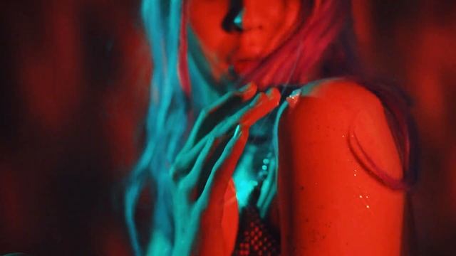 Декоративная линейка косметики Shine, Bombita от 7Days! смотреть онлайн