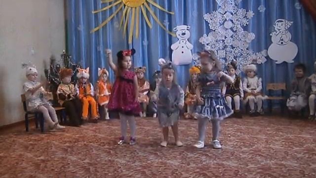 Дети танцуют в костюме мышек смотреть онлайн