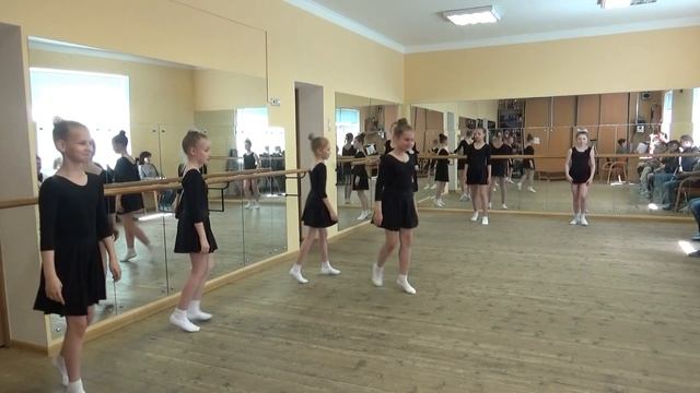 Открытый урок «Основы классического танца» смотреть онлайн