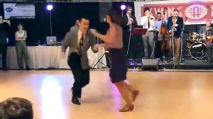 БАНД ОДЕССА   МОЛОДАЯ ! ОТЛИЧНАЯ ПЕСНЯ И ТАНЕЦ  !