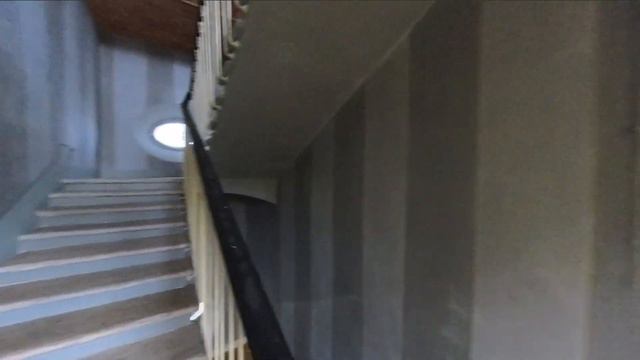 Hanno abbandonato tutto nella casa di Barbie | 4K Urbex Video смотреть онлайн