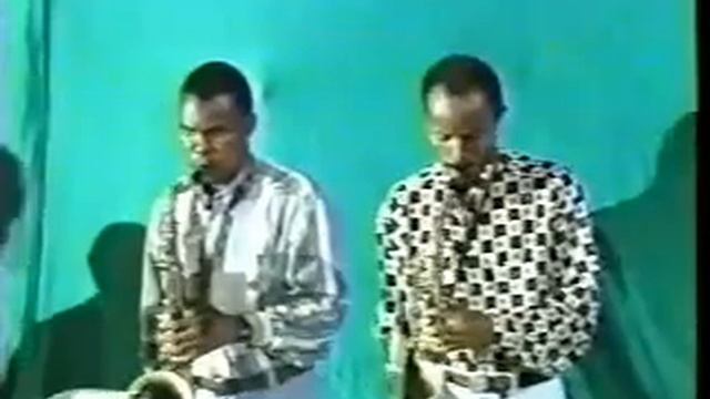 Sahra Ahmed Studio Weydhacdaa.flv смотреть онлайн