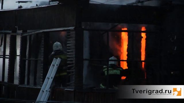 пожар у Красинского моста в Твери смотреть онлайн
