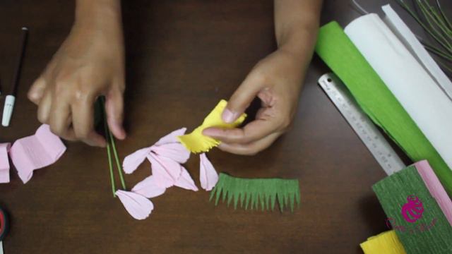 DIY Easy Paper Flower - Crepe Paper | Crepe Paper Flowers | Crepe Art | Paper Craft | Paper Art смотреть онлайн