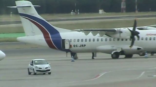 Madrid Barajas International Airport MAD Terminal 1 apron смотреть онлайн