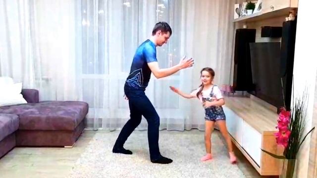 ЛУЧШЕЕ ПОЗДРАВЛЕНИЕ ДЛЯ ПАПЫ / Мой папа волшебник смотреть онлайн