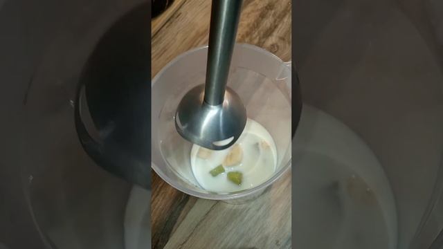 молочный коктейль с бананом и киви ???? #молочныйкоктейль #коктейл