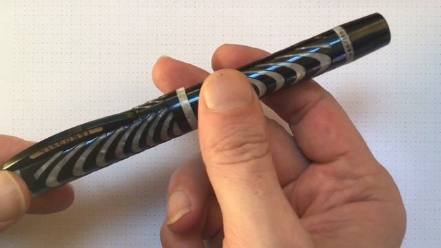 Обзор перьевой ручки Visconti Blue Ripple смотреть онлайн
