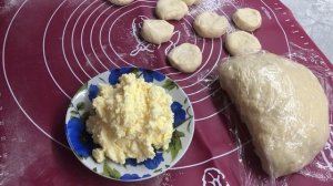 Вареники с творогом в сковороде на пару.