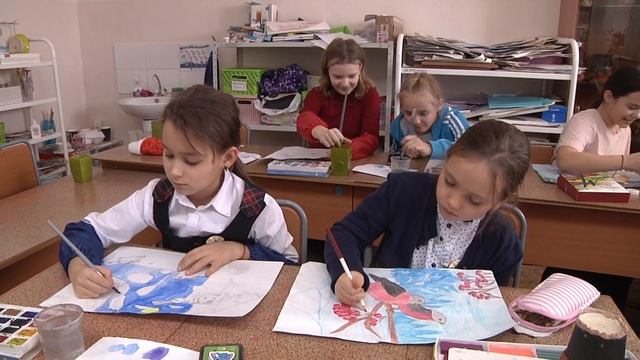 Традиционная рождественская выставка «Зимняя сказка» объединила работы юных художников Биробиджана смотреть онлайн