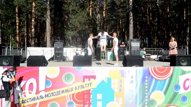 Выступление на фестивале молодёжных культур "Живи ярко!" ;] смотреть онлайн