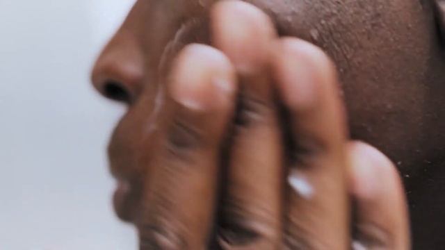 КТО ТАКИЕ МУРАШКИ, КОТОРЫЕ БЕГАЮТ ПО НАШЕМУ ТЕЛУ смотреть онлайн