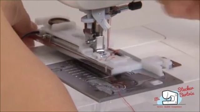 Machine à Coudre Juki HZL-F700