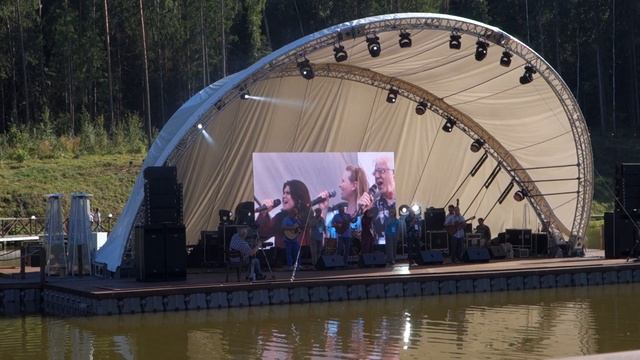 "Песни нашего века" - "Приходит время люди головы теряют" смотреть онлайн