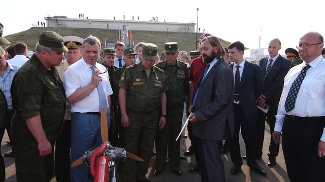 Полигон Алабино. Главком Шойгу оценивает отечественные беспилотники. ООО"КБР" смотреть онлайн