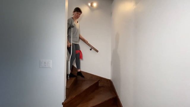 Лестница после перелома/ протезирования? ЗОЛОТОЕ ПРАВИЛО. смотреть онлайн