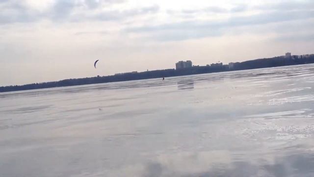 На глиссере по льду. Кайт на Сенеже. 22 марта 2014 смотреть онлайн