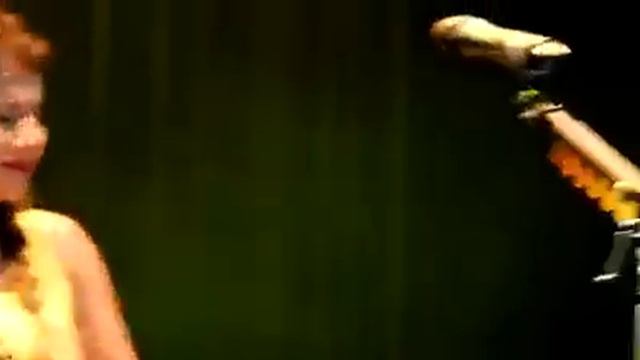 Paula Fernandes Emocionada