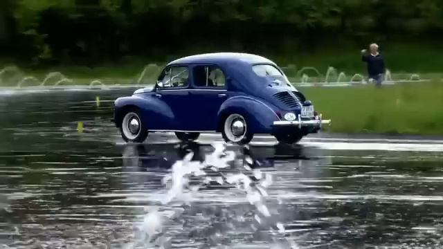 Renault 4CV Spezial-Training смотреть онлайн