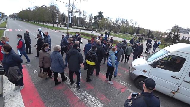 Перекрытие движения возле мэрии часть #2 смотреть онлайн