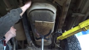 Mitsubishi L200 2014 года замена топливных фильтров! Продолжение большого ТО!