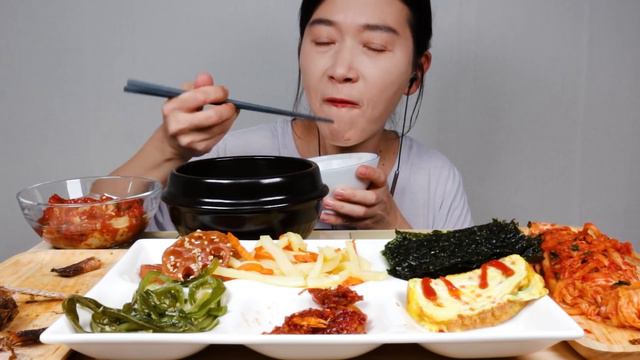 마음이 따뜻해지는 집밥 어리굴젓,계란말이,조기구이,김치 리얼사운드 먹방 ASMR HOME COOKED KOREAN FOOD MUKBANG EATING SOUNDS | NAJIN смотреть онлайн