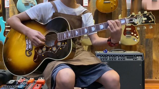 Gibson SJ200 Standard VS SJ200 Original смотреть онлайн