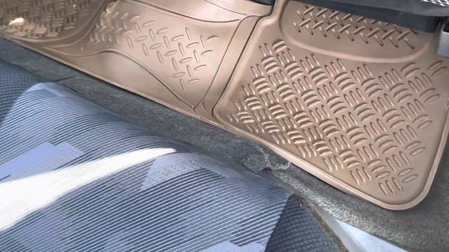 DAIHATSU PYZAR бюджетный универсал , не уступает филдерам по комфорту и месту . смотреть онлайн