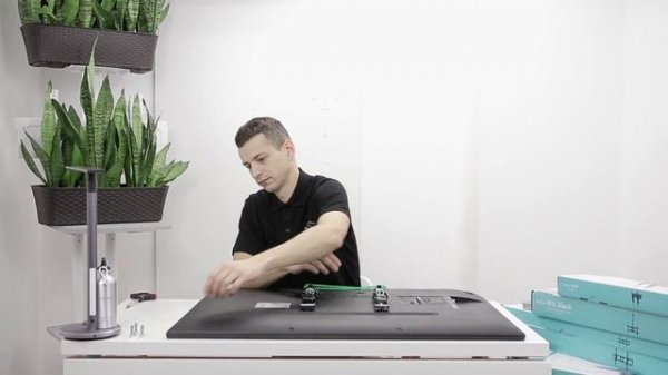 ONKRON кронштейн для телевизора TM5 32"-55" наклонный, чёрный