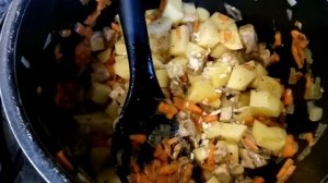 ОВОЩНОЕ РАГУ С МЯСОМ В МУЛЬТИВАРКЕ  .