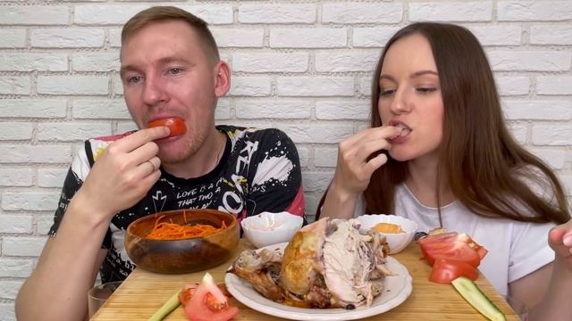 МУКБАНГ ЗАПЕЧЕННАЯ КУРИЦА В ДУХОВКЕ В ЧЕСНОЧНОМ СОУСЕ ответы на вопросы MUKBANG CHICKEN