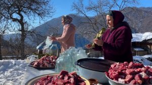 Настоящая деревенская Тушенка в Стеклянных Банках из Огромной Говяжьей Ноги.